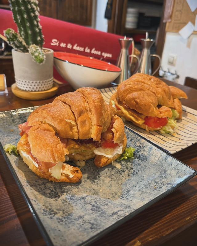 Croissant Especial King